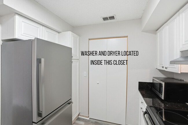 Building Photo - 8215 Ibis Club Dr