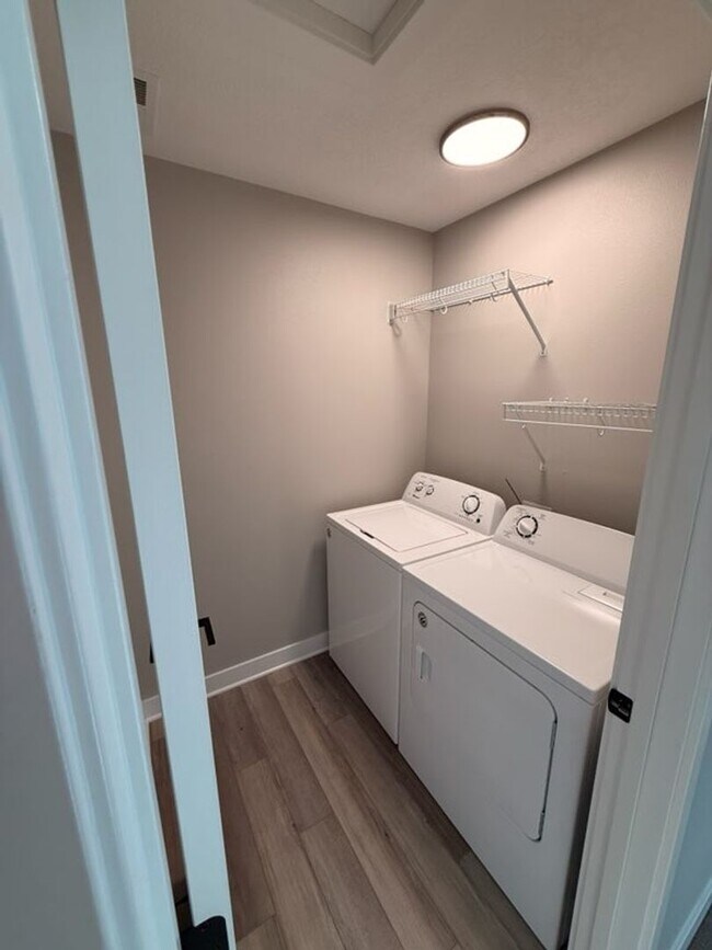 Building Photo - Spacious 4-Bedroom Home with 2-Car Garage & Yard