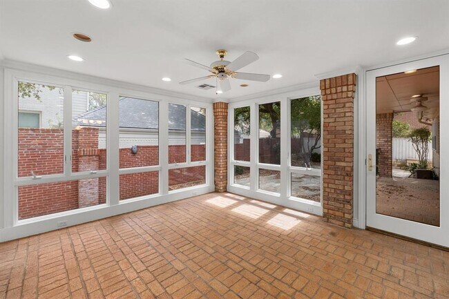 Building Photo - 6002 Ascot Cove