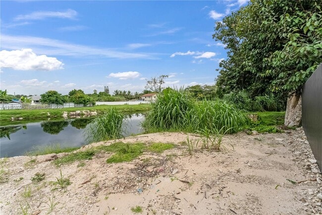 Building Photo - 1962 NW 107th St