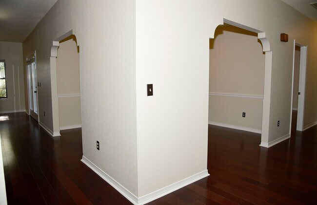Building Photo - Spacious 4 Bedroom in Southwind at Bluewater Bay!