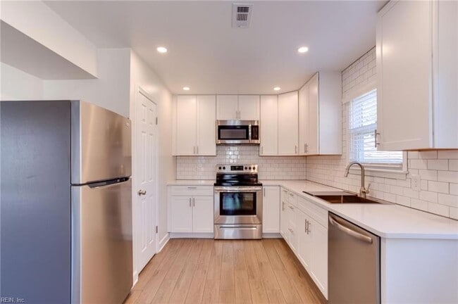 Building Photo - 3746 Pendleton Ave