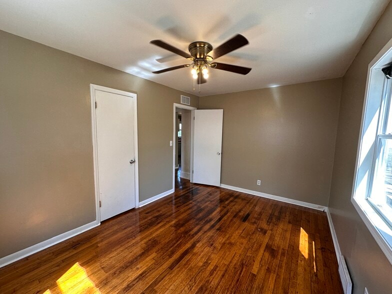 Building Photo - 345 Turkle Ave