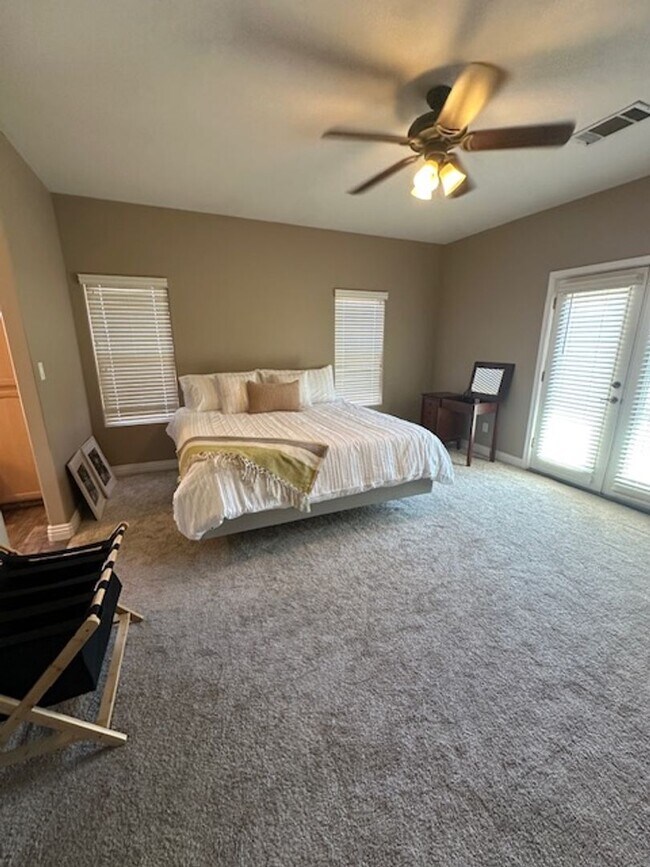 Building Photo - Single Family home in West Bakersfield