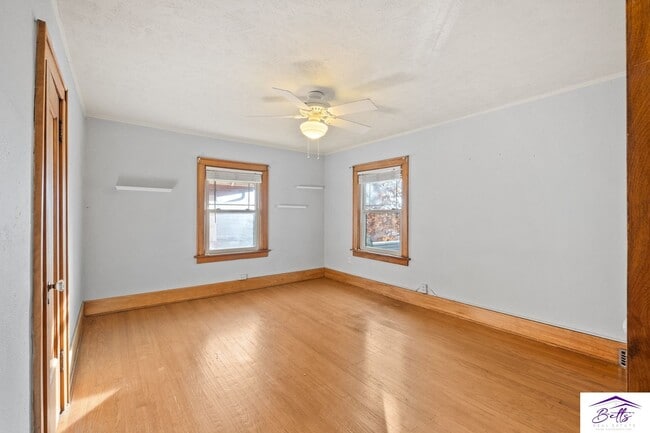 Building Photo - 350 N 41st St