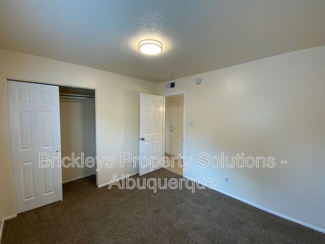 Building Photo - 12700 Mountain Rd NE
