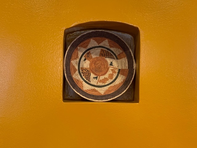 Beautiful accents and colors - 412 Carlisle Blvd NE