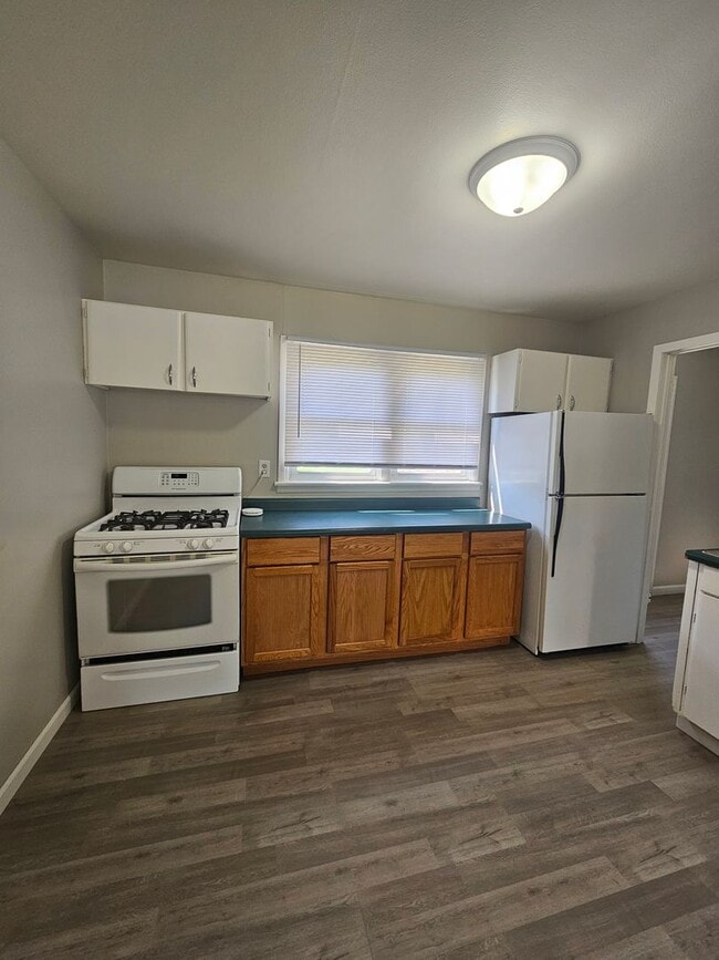 Building Photo - 3 BED | 1 BATH | SINGLE-LEVEL HOME | ROBBI...