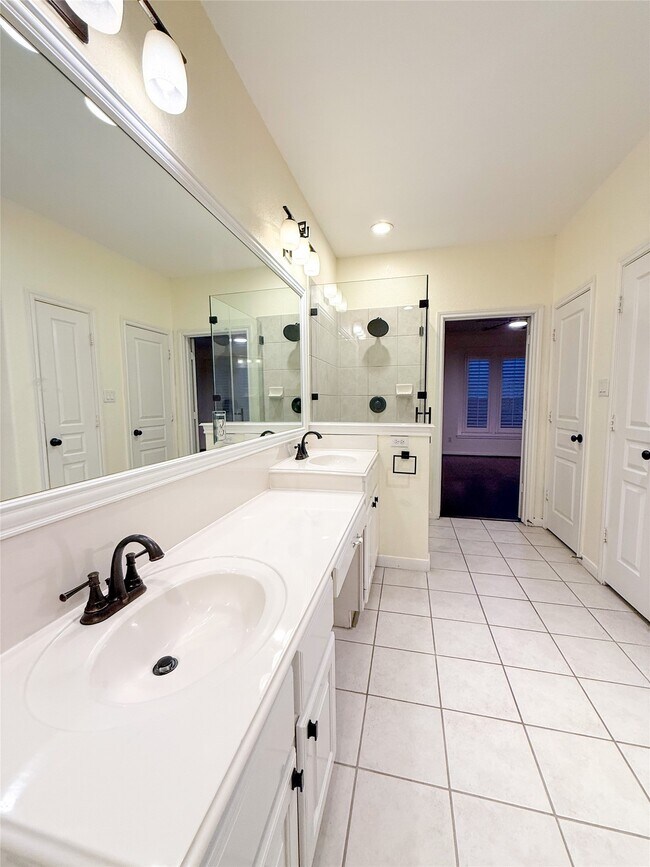 Building Photo - 79 W Shale Creek Cir