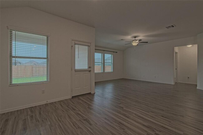 Building Photo - 108 Pumpkin Dr