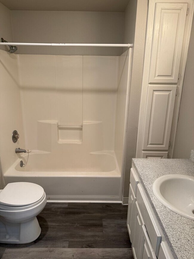 Building Photo - CL2622-2624