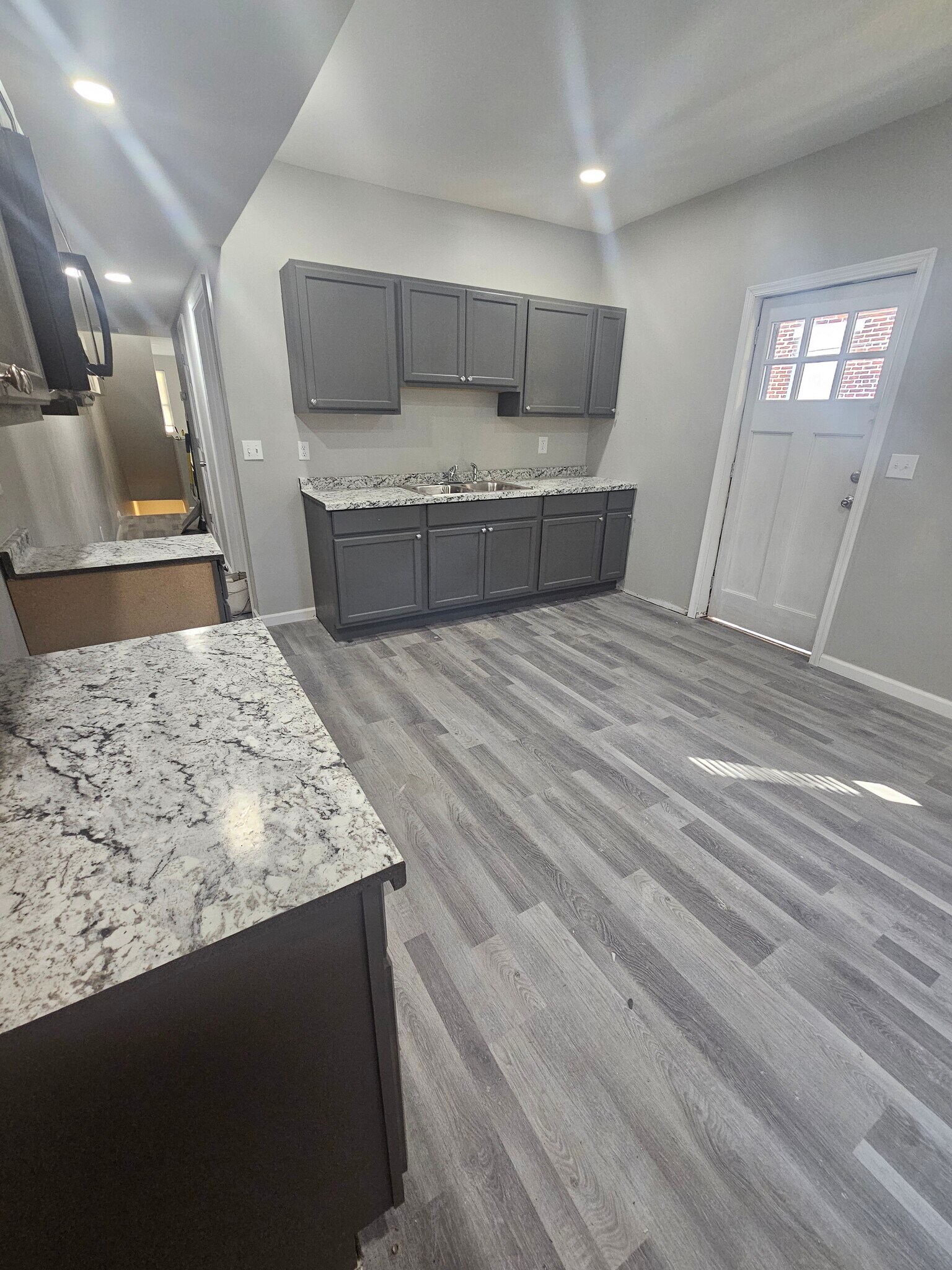 Building Photo - 2212 N 6th St