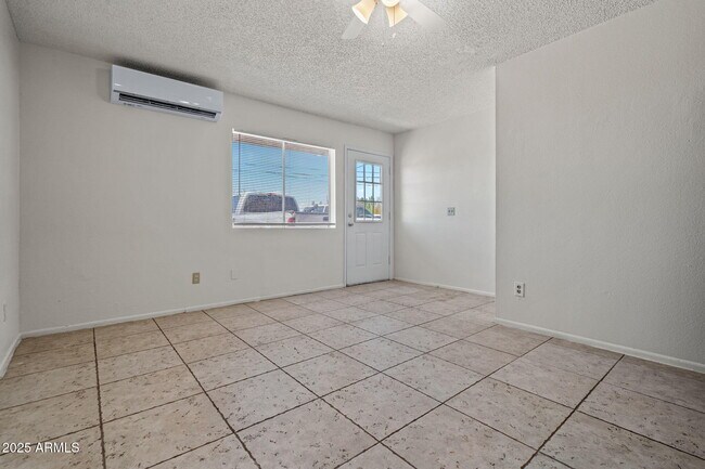 Building Photo - 576 N San Marcos Dr