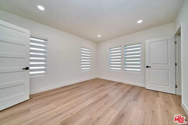 Building Photo - 347 S Highland Ave