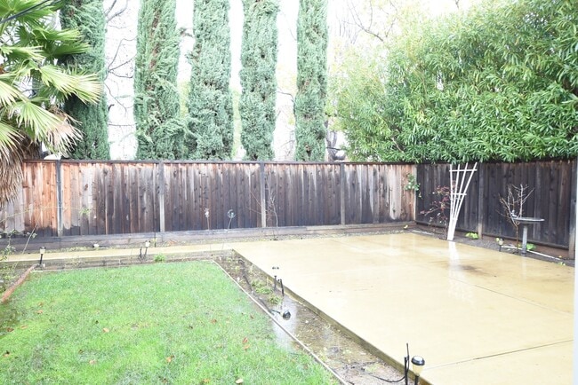 Building Photo - Remodeled & Spacious West San Jose 5 Bedroom 3 Bath Home