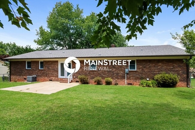 Building Photo - 663 Sunridge Dr
