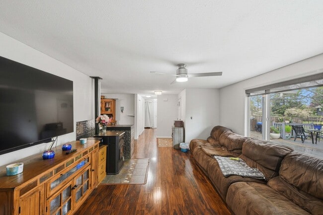 Building Photo - 510 S Cammann St