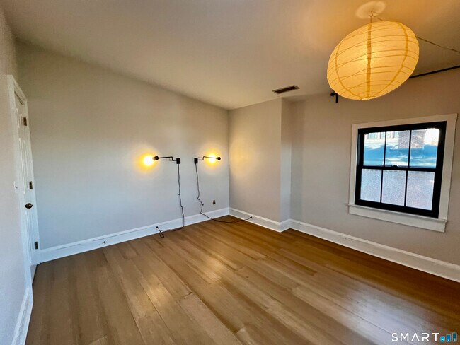 Building Photo - 34-36 Charter Oak Pl