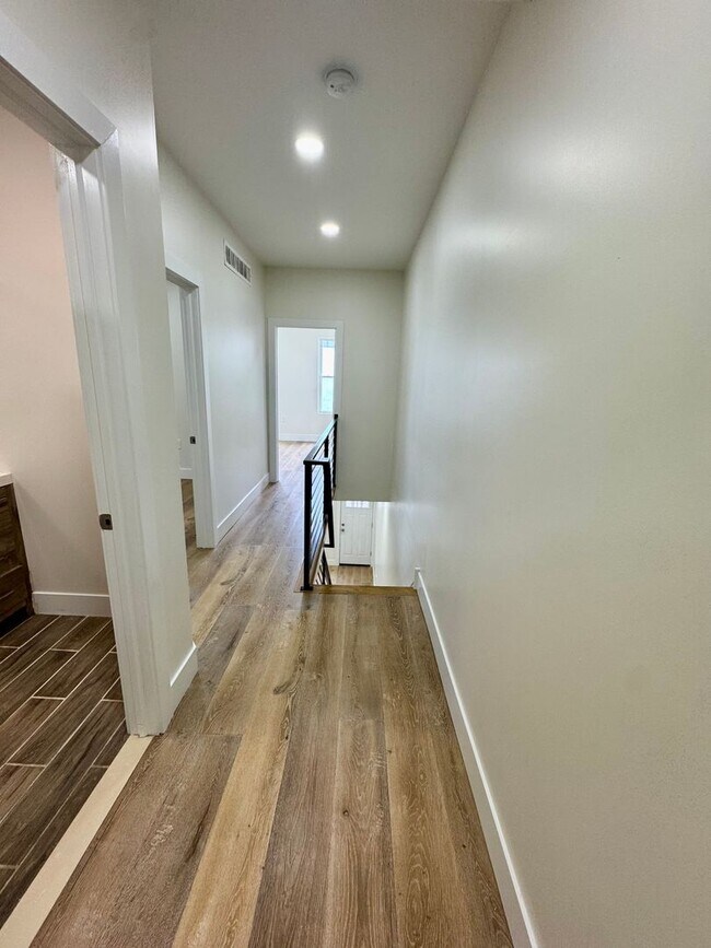 Building Photo - Recently Renovated Home in One of Philadel...