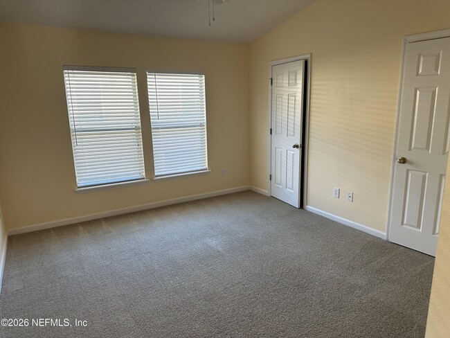Building Photo - 12997 Sunset Lake Dr