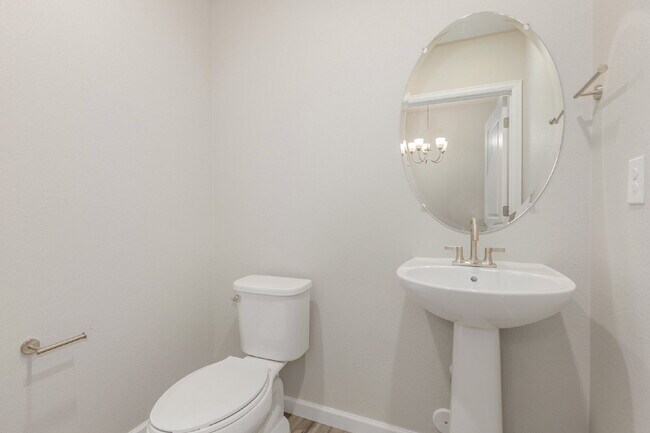 Building Photo - Castle pines 3 bed / 3 bath townhome for rent