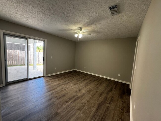 Building Photo - Bid-A-wee 3 bedroom