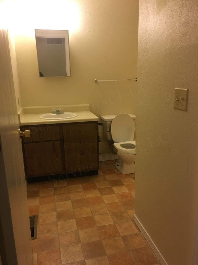 Building Photo - Buffalo Apartments (Bison Terrace)