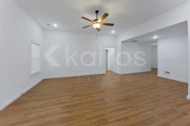 Building Photo - 142 Hughes Dr