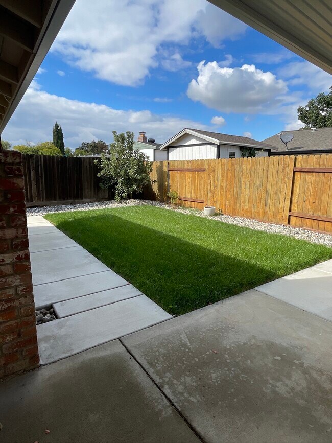 Building Photo - 8909 Dontree Way