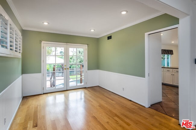 Building Photo - 5326 Leghorn Ave