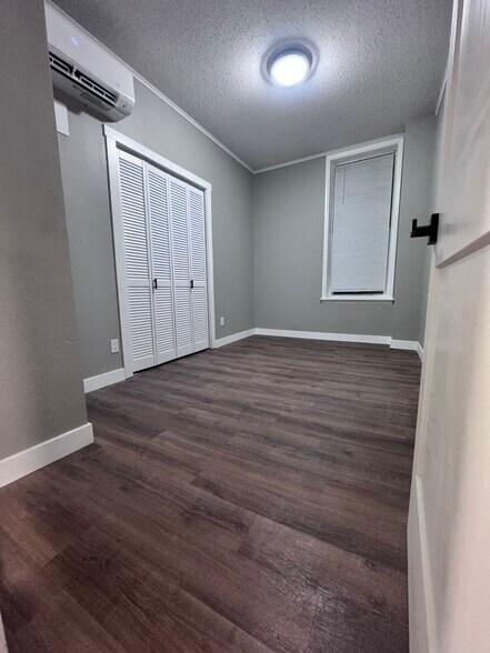 Building Photo - 2123 Central Ave