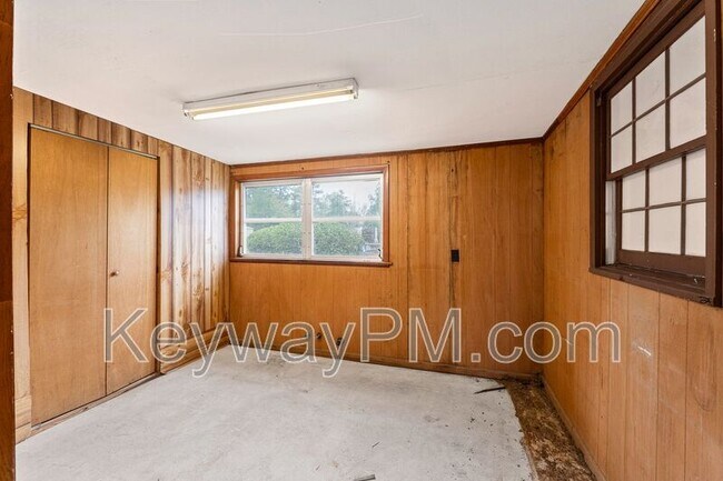 Building Photo - 161 Hickory Dr S Cir