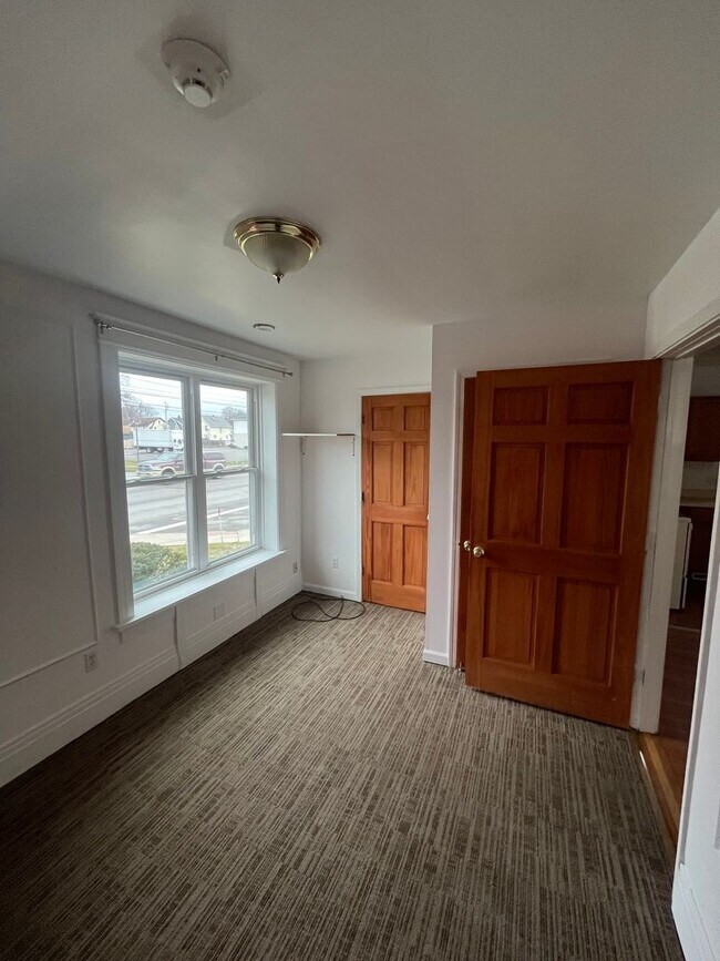 Building Photo - 2729 Dewey Ave