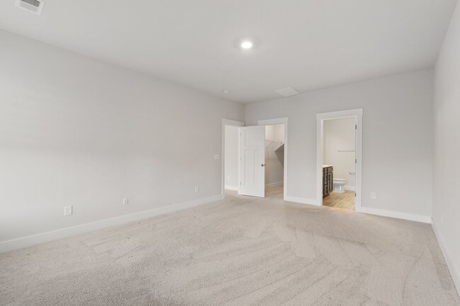 Building Photo - Beautiful 4 Bedroom Home