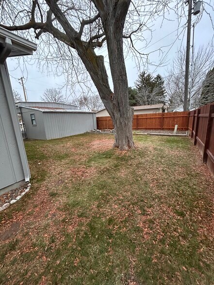 Building Photo - 9205 W Albany Ave