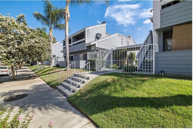 Building Photo - 20930 Parthenia St