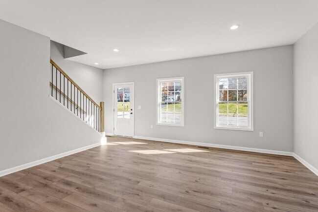 Building Photo - 317 Ivanhoe Ave