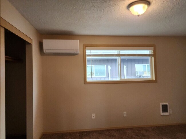 Building Photo - Townhouse in Newberg