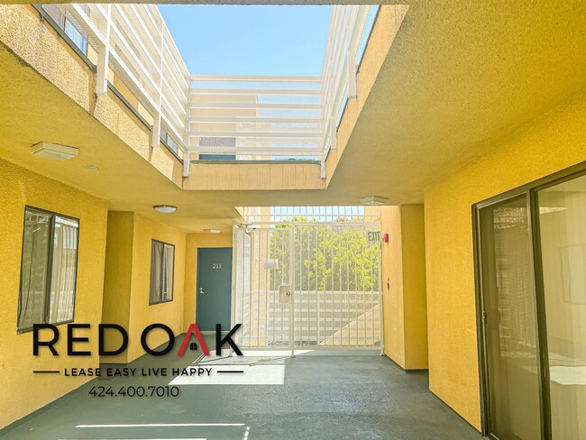 Building Photo - 2724 1/4 Abbot Kinney Blvd-217