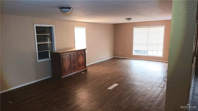 Building Photo - 10 Jesus R Cruz