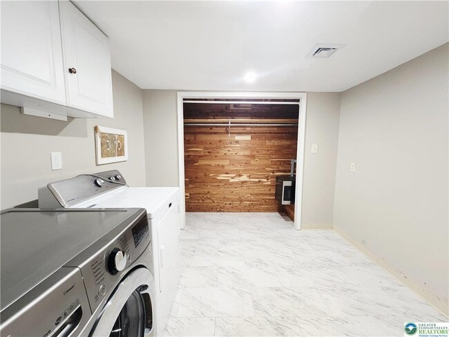 Building Photo - 241 Willow St