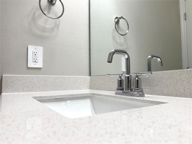 Building Photo - 16526 Silver Brook Wy