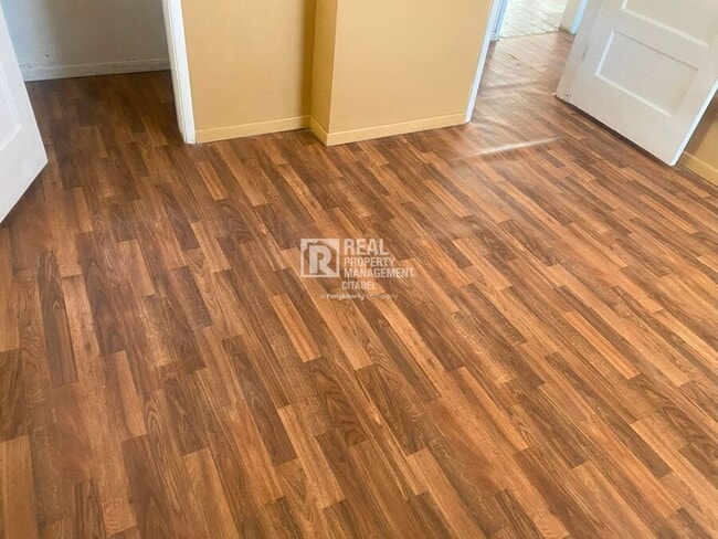 Building Photo - 43360 7th St E