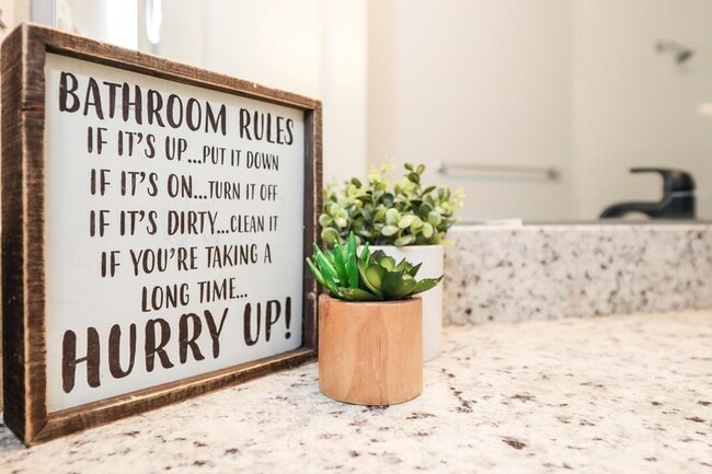 Building Photo - 2301 Ligarde St