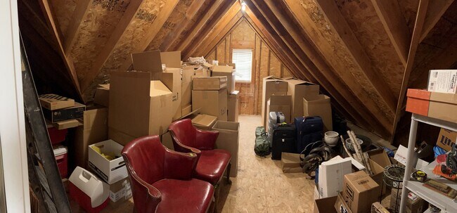 Building Photo - 4002 Sweetwater Dr