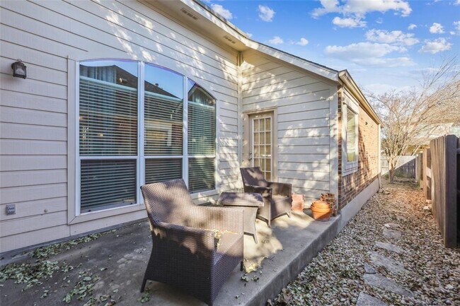 Building Photo - 3805 Pebble Ct