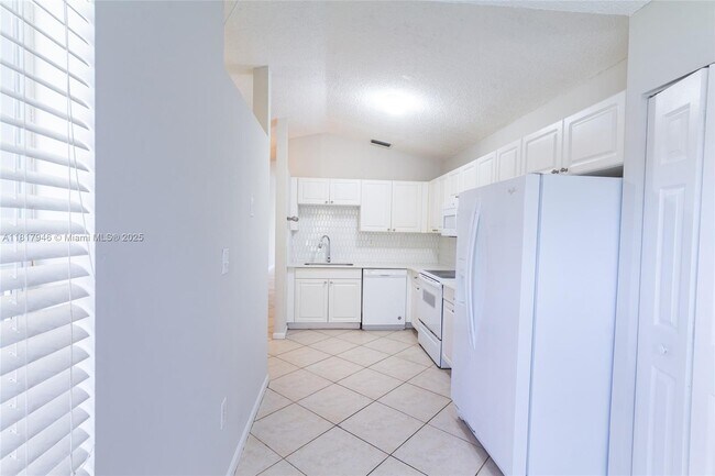 Building Photo - 11811 SW 8th St