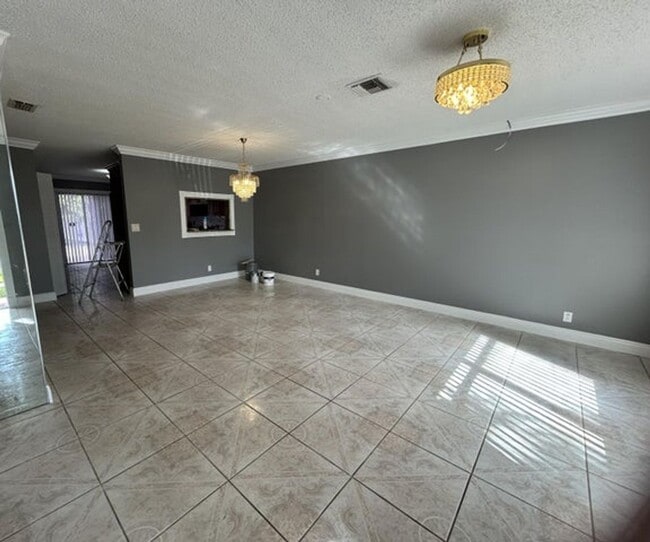 Building Photo - 7347 Pinedale Dr