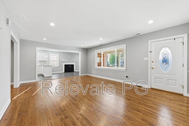 Building Photo - 8410 Yolanda Rd