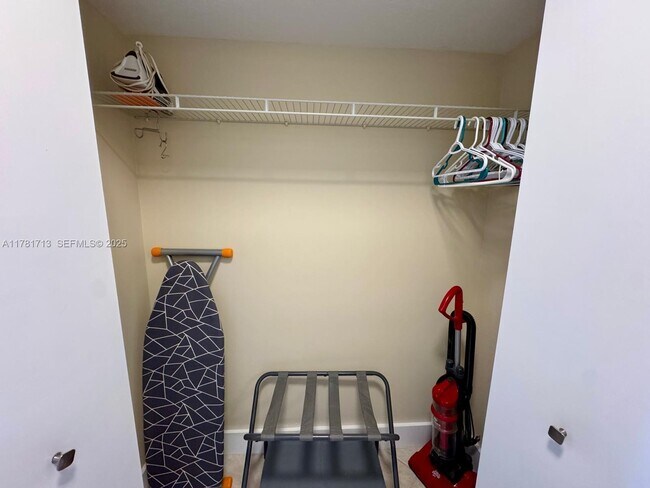 Building Photo - 19501 E Country Club Dr